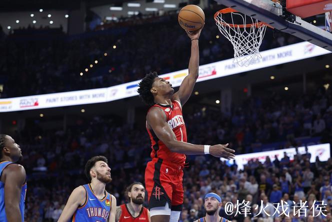 阿门上半场7投2中,三分1中0得到6分7篮板4助攻 阿门上半场7投2中,三分1中0得到6分7篮板4助攻