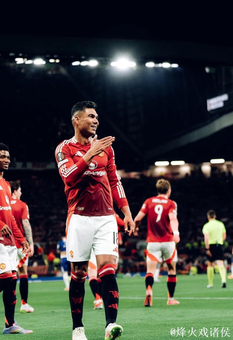 卡塞米罗禁区后点头球破门，曼联2-1伯恩茅斯