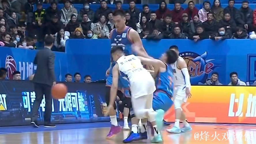 打嗨了！CBA夺冠热门狂赢51分，豪取5连胜，昔日冠军创尴尬纪录！