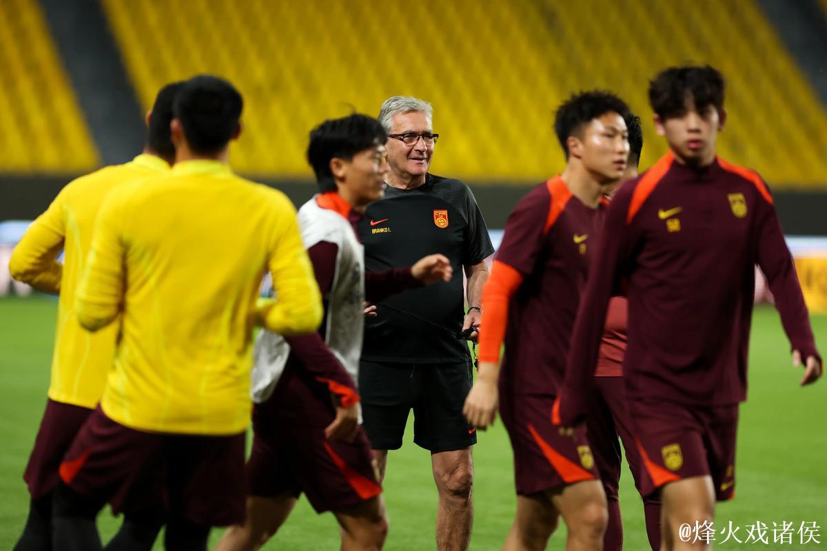 国足生死战 状态调整是关键 伊万要打攻势足球